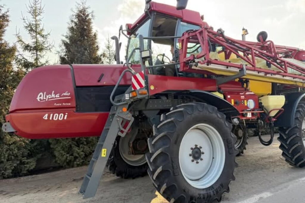 self-propelled sprayer