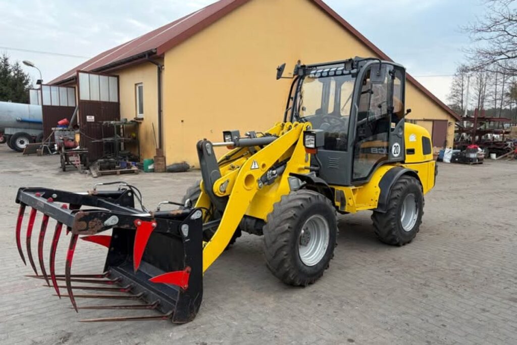 wheel loader