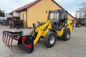 wheel loader