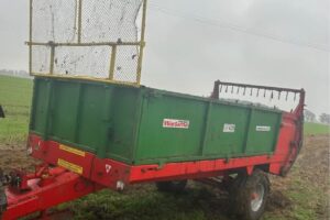manure spreader