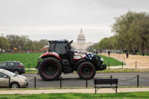 tractor White House