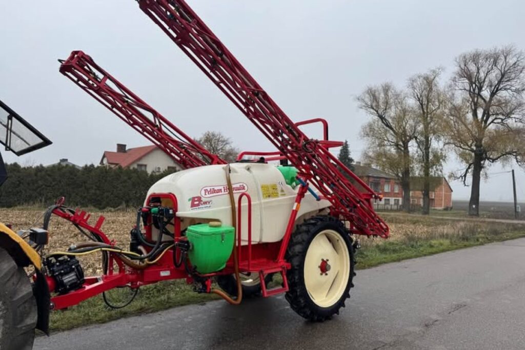 sprayer tractor
