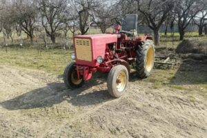 tractor farm equipment