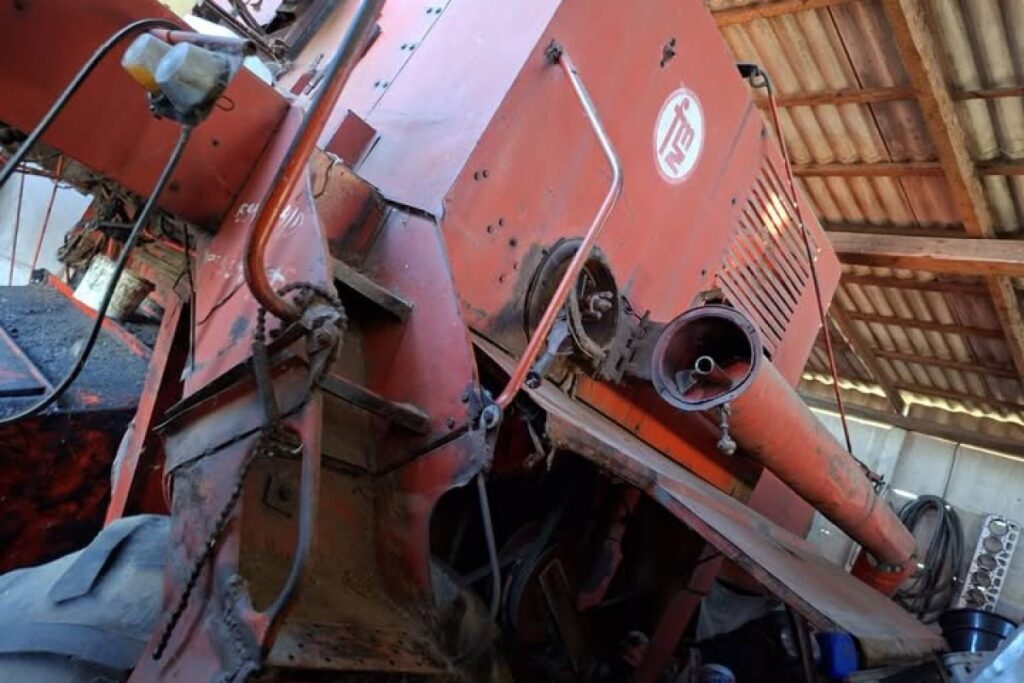 combine harvester header