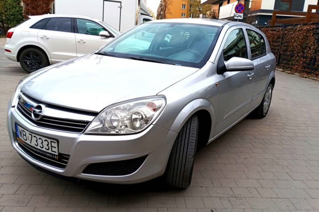 Opel Astra car