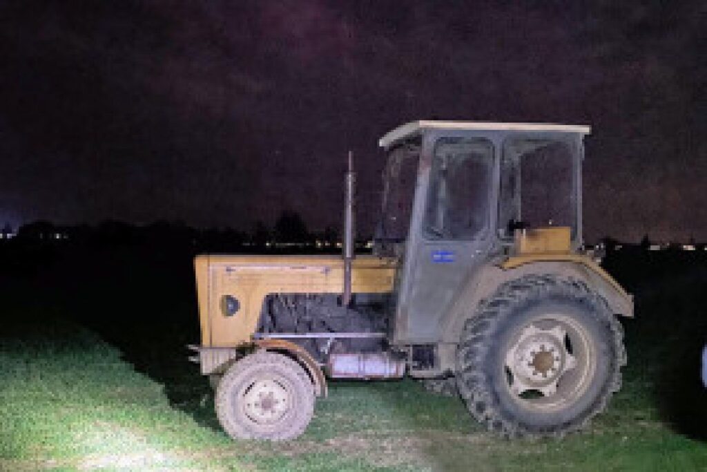 police tractor chase