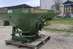 fertilizer spreader