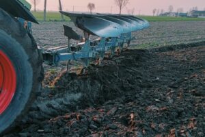 agricultural reversible plough