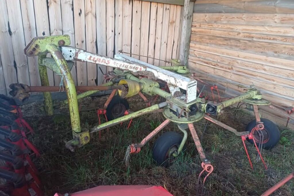 agricultural tractor