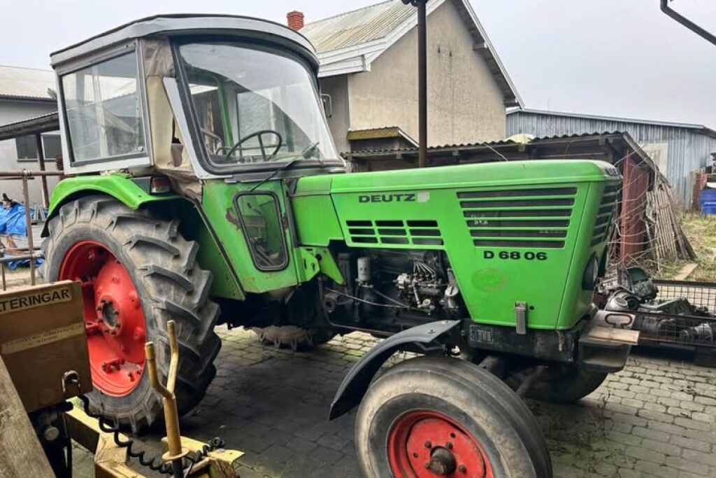 agricultural tractor