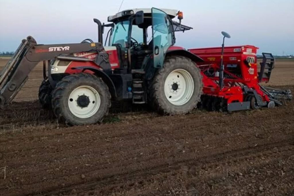 seed drill tractor