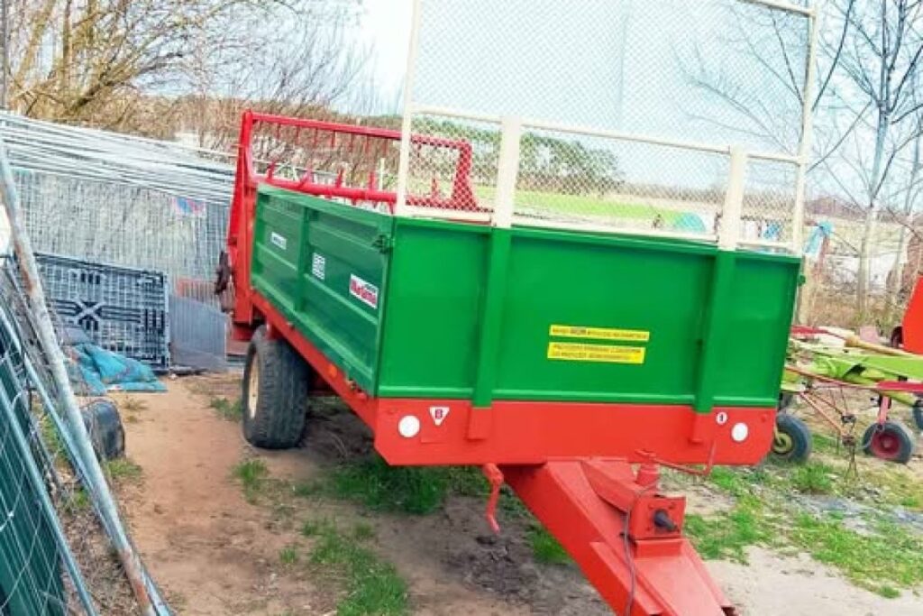 manure spreader