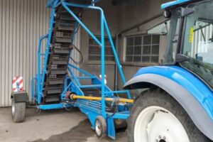 onion harvester machine