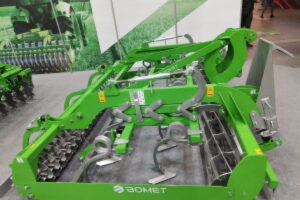 heavy agricultural tillage machine