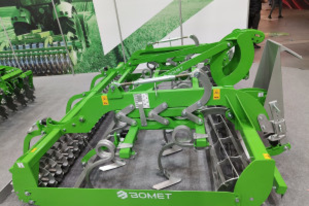 heavy agricultural tillage machine