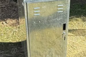 metal cabinet saddle