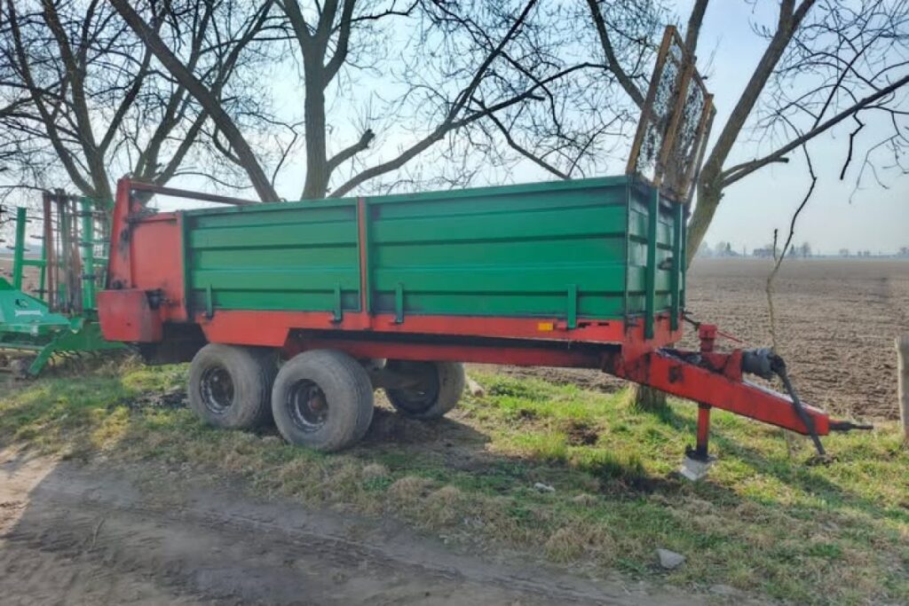 manure spreader