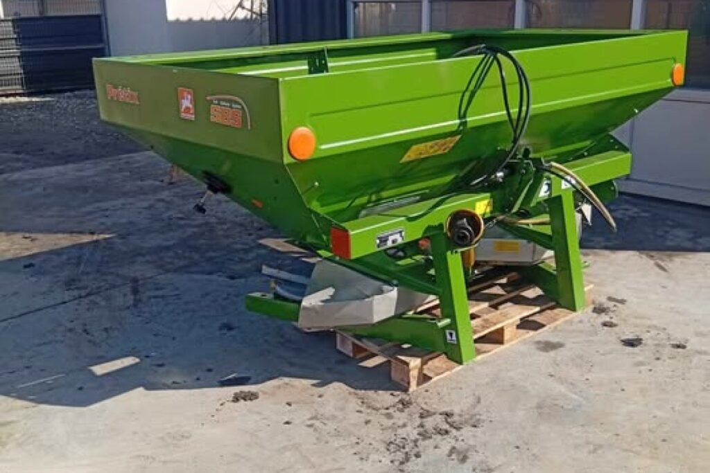 fertilizer spreader