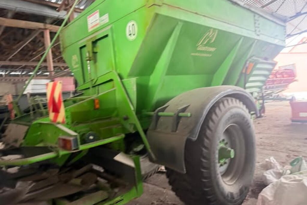 lime fertilizer spreader