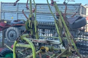 agricultural tedder machine