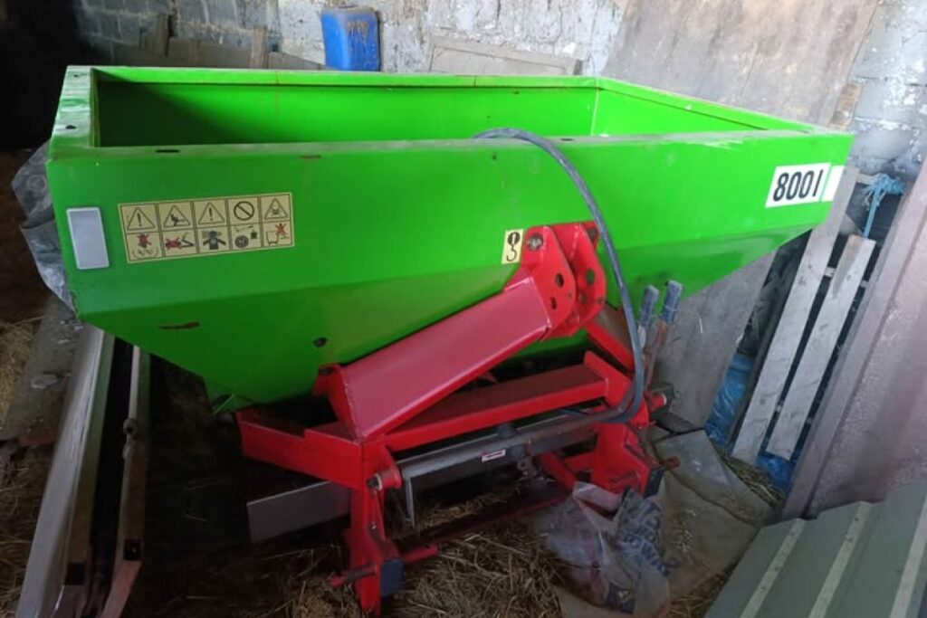 fertilizer spreader