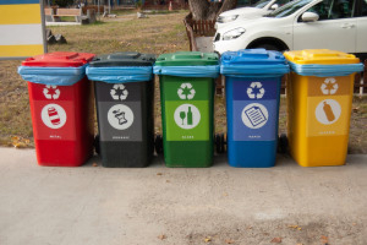 recycling bins colors