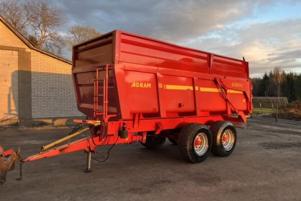 agricultural tractor