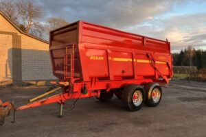 agricultural tractor