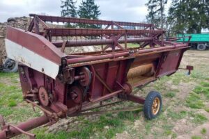 agricultural header machine