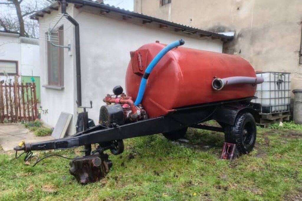 liquid tank trailer