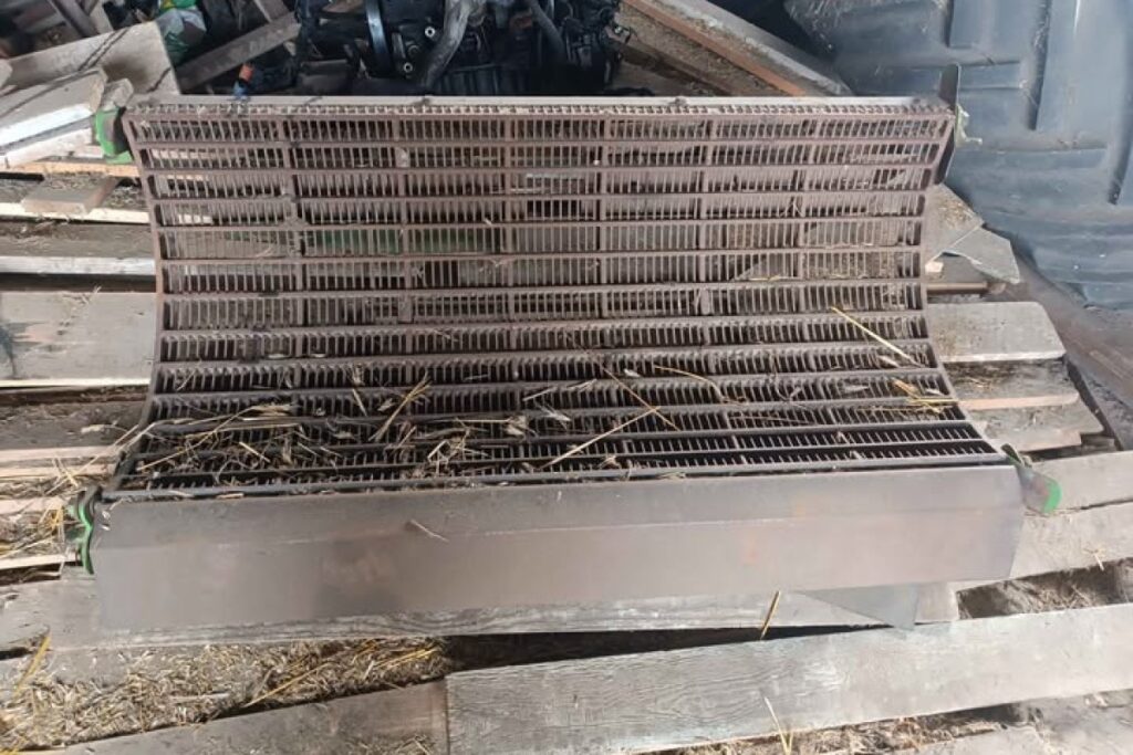 combine harvester sieve