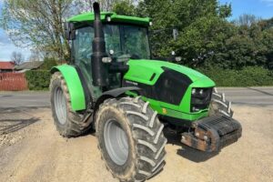 agricultural tractor