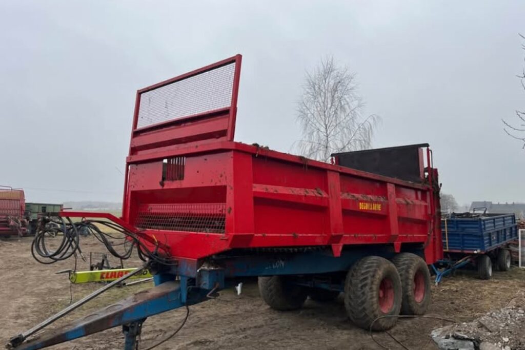 manure spreader