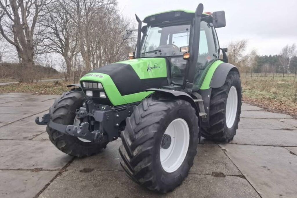 agricultural tractor