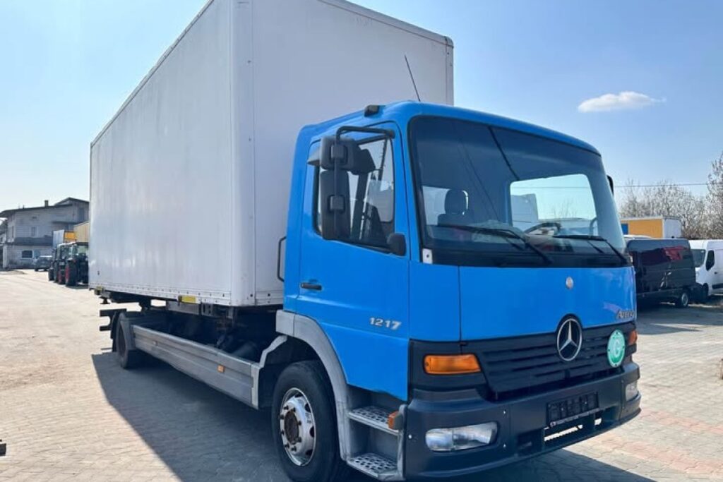 truck mercedes atego