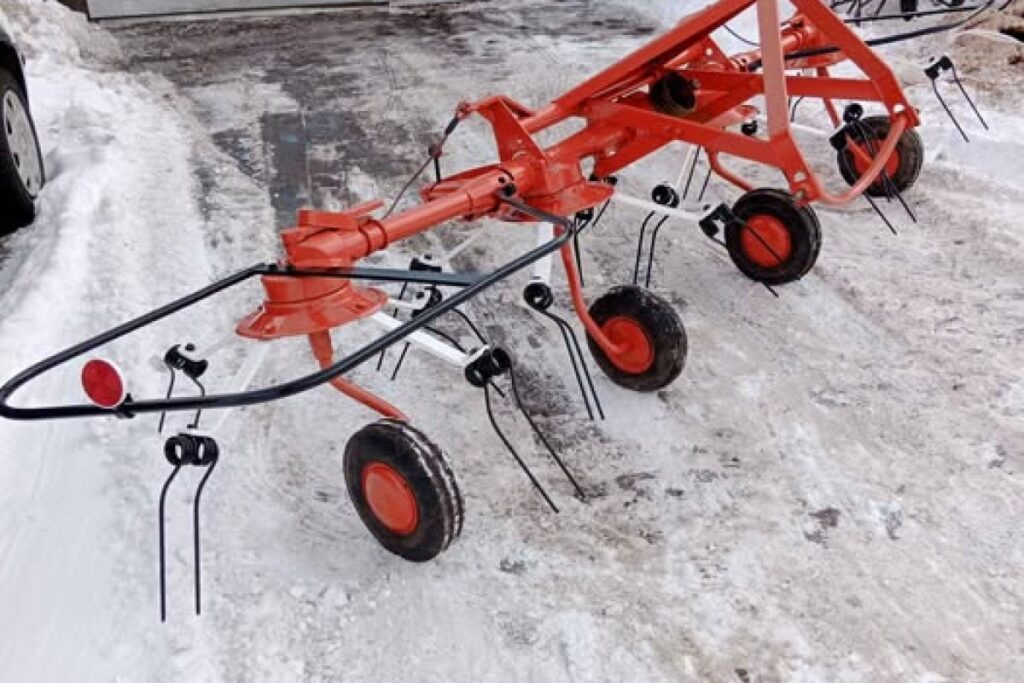 hay tedder machine