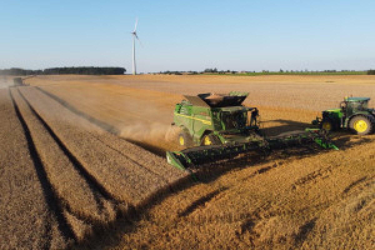 tractor field technology gap