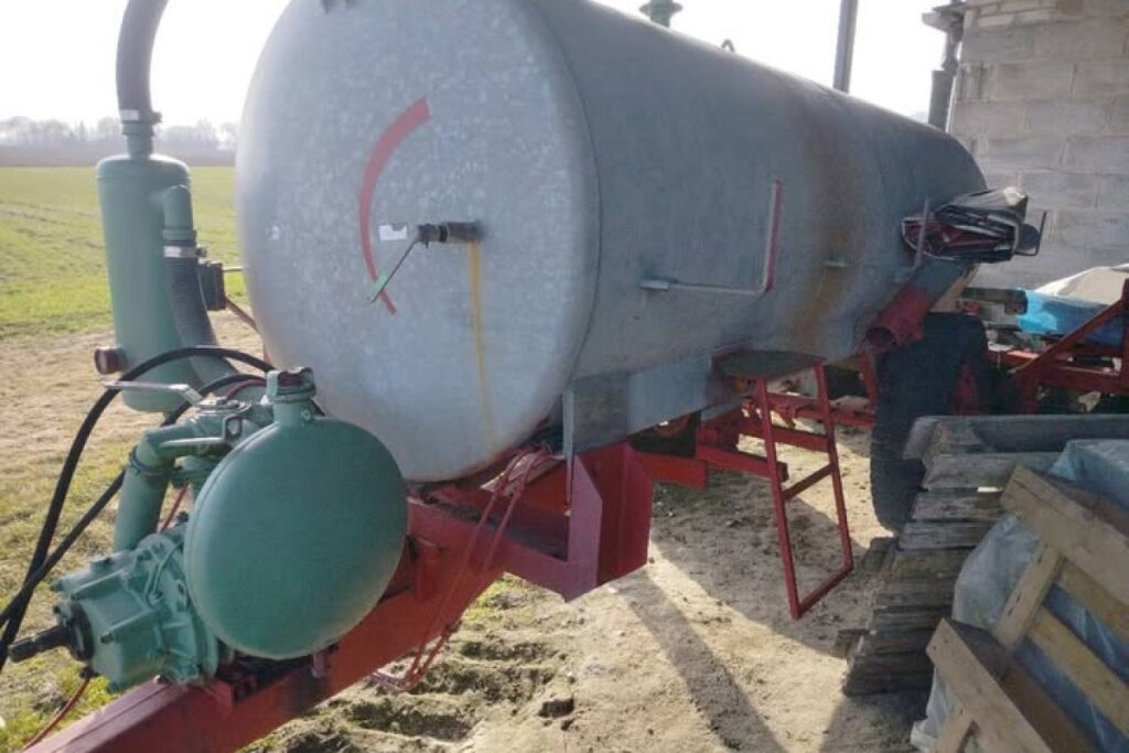 liquid manure tanker