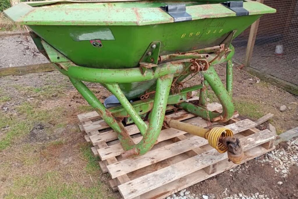 fertilizer spreader