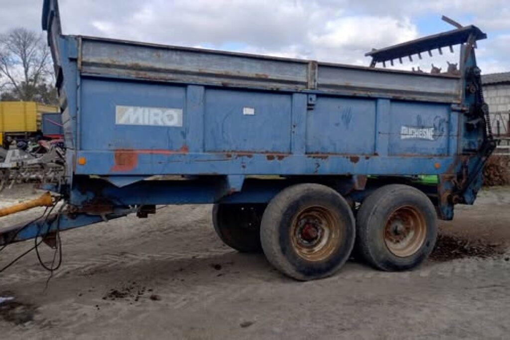 manure spreader
