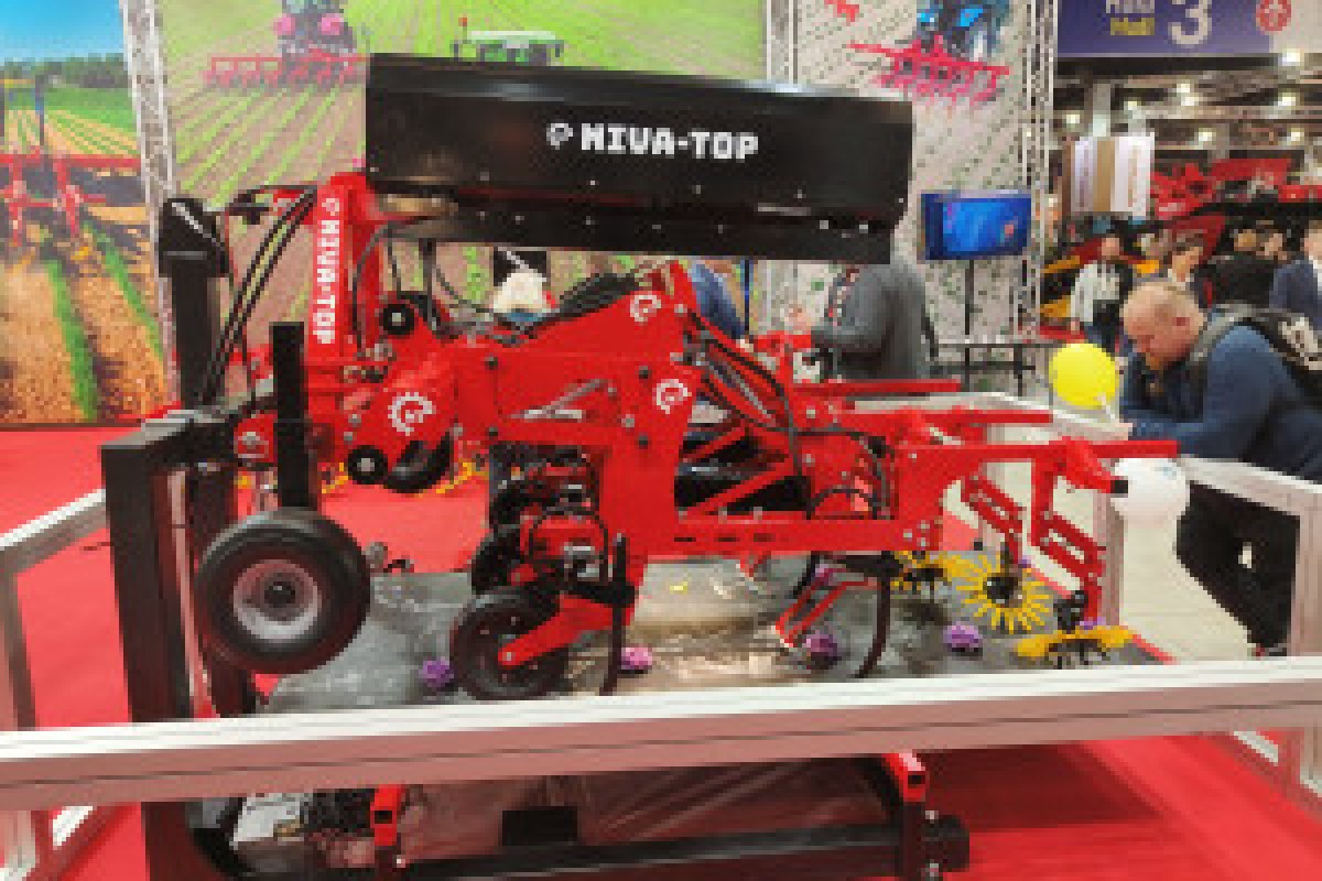 AI weeding machine field