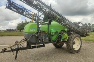 sprayer tractor