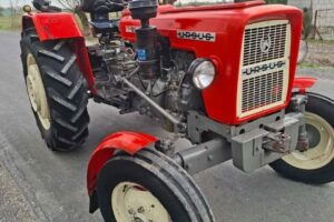 agricultural tractor