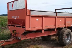 manure spreader