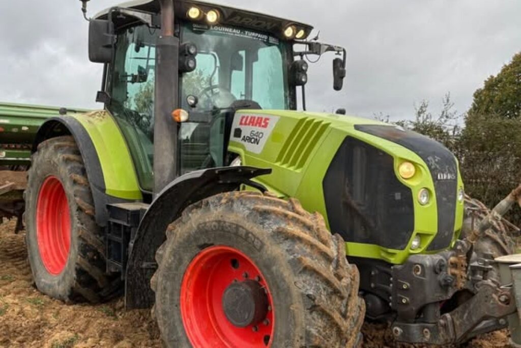 claas tractor