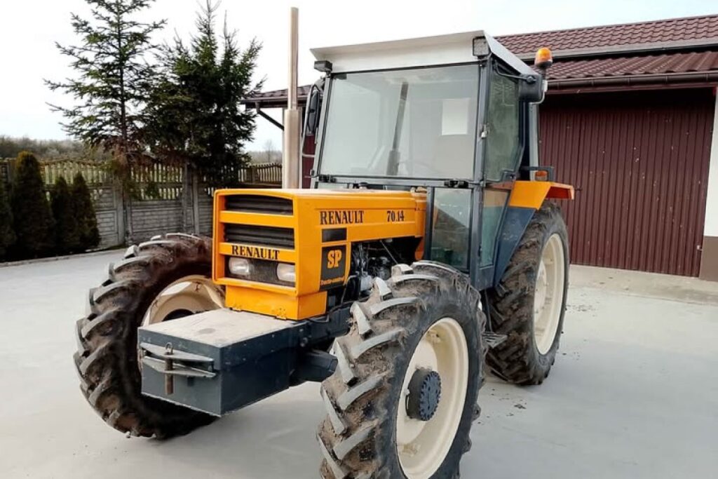 agricultural tractor