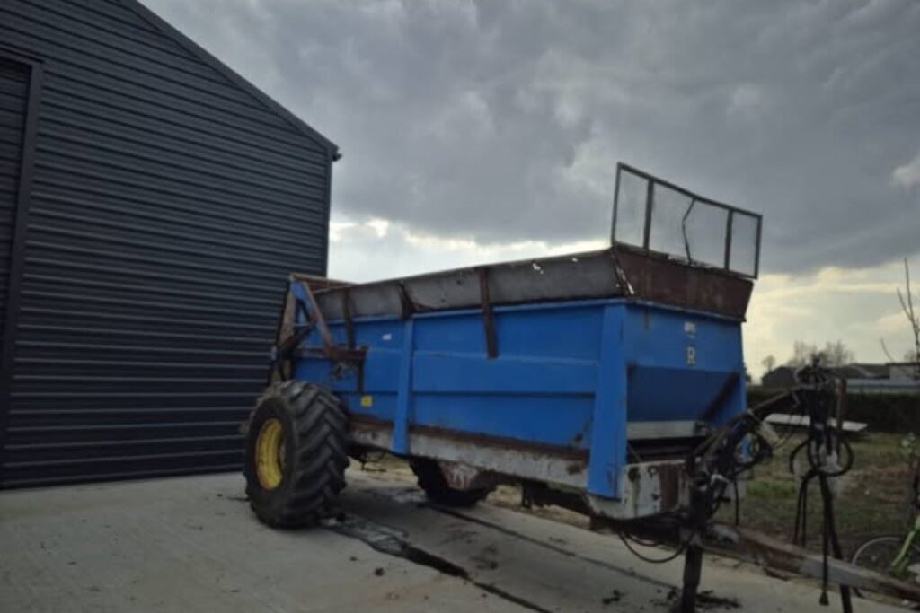 manure spreader