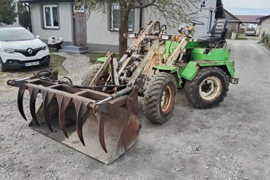 articulated loader