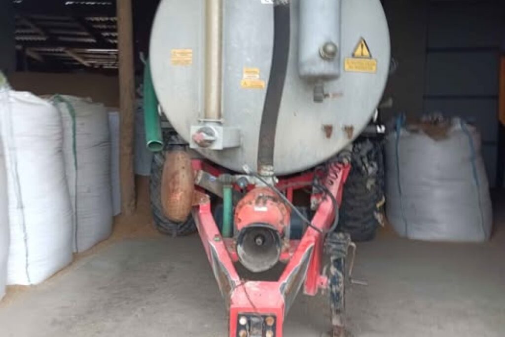 liquid manure spreader