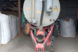 liquid manure spreader